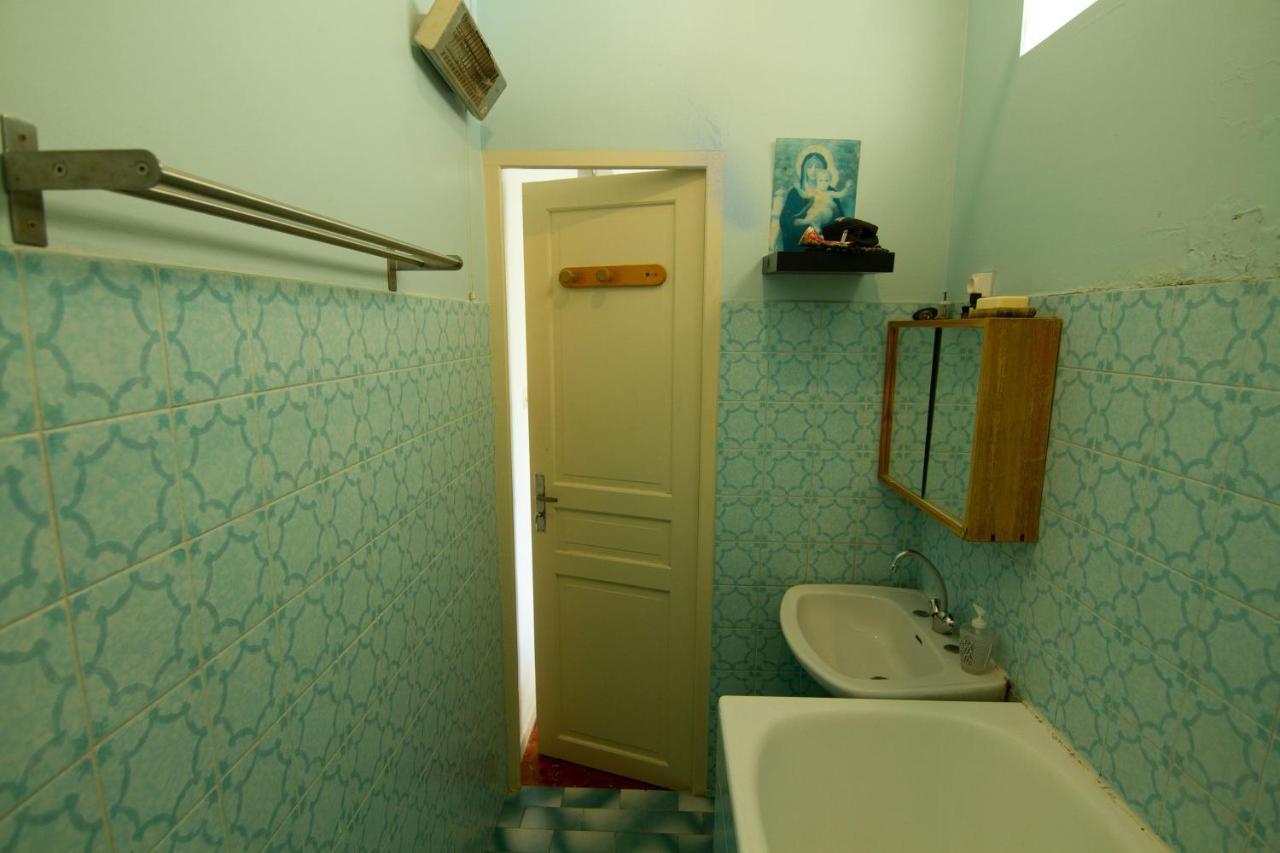 Jolie Chambre Dans Appartement Cosy En Plein Centre Marseilles Exterior foto