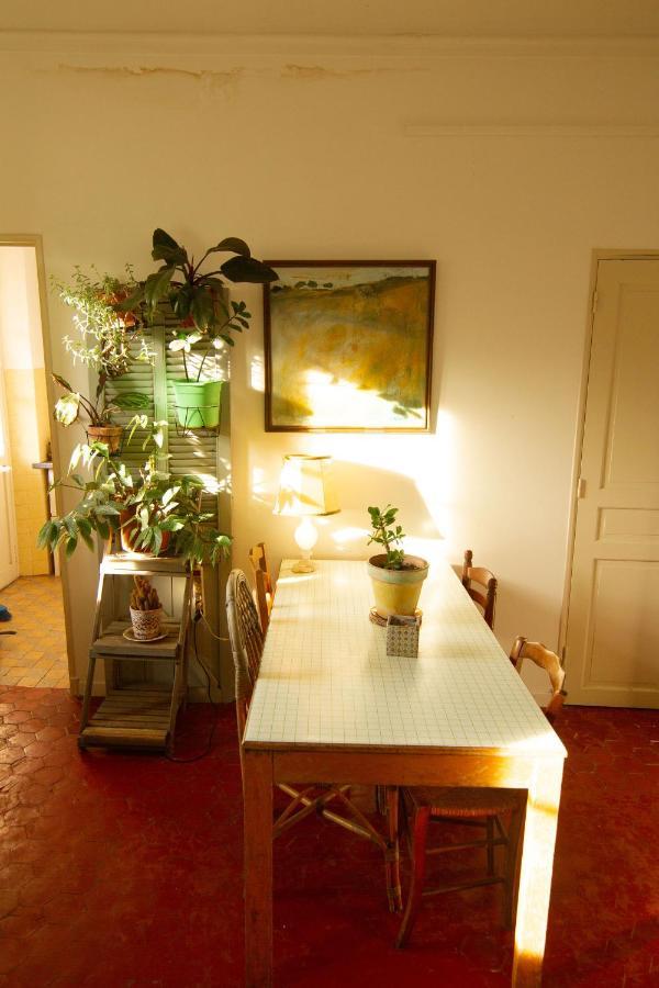 Jolie Chambre Dans Appartement Cosy En Plein Centre Marseilles Exterior foto